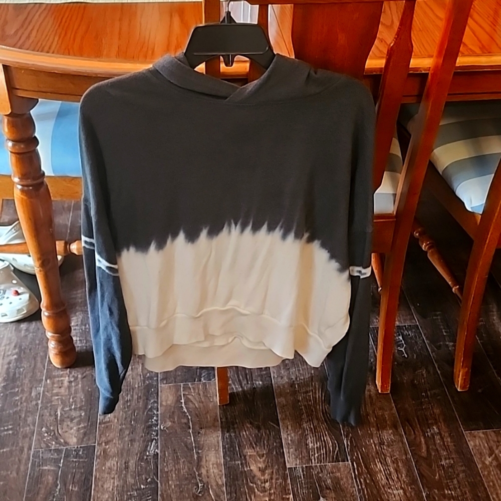 Mid-Drift hoodie